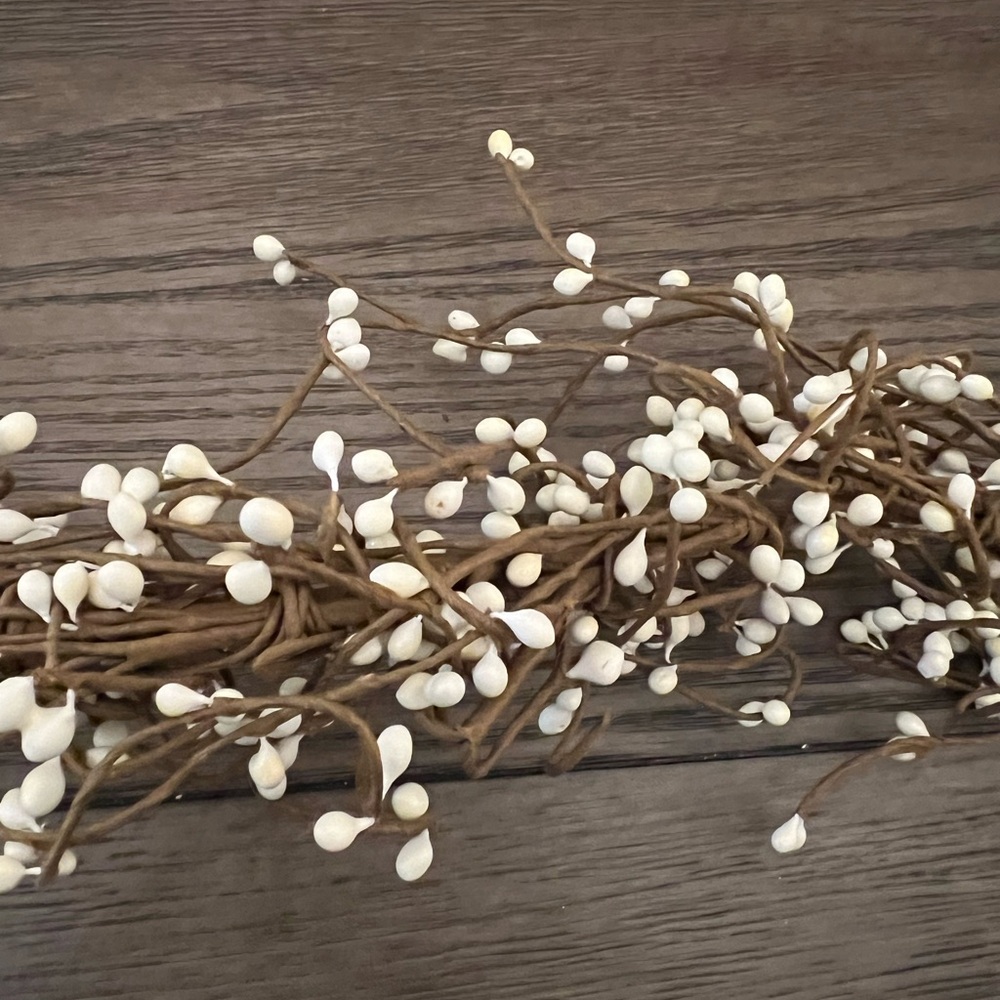 Cream Vine Garland